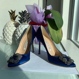 Manolo Blahnik Hangisi Satin Pumps Size 37